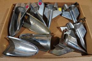 lot 471 image: 1957 Chevy Hood Rockets
