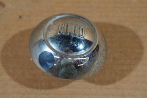 lot 483 image: 1950s Ford Horn Button