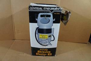 lot 524 image: Central Pneumatic Portable Abrasive Blaster Kit
