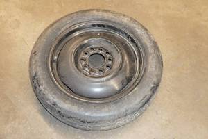 lot 527 image: Spare Tire