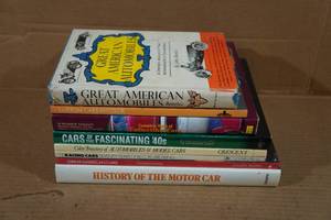 lot 530 image: Automotive Books - Antique and Collectible Cars