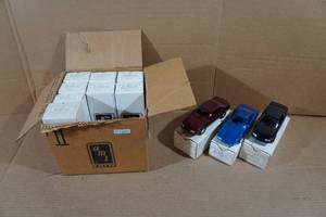 lot 544 image: Ertl Dealer Promo Models - Corvette, Beretta GT