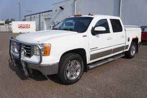 lot 1G image: 2010 GMC Sierra 1500 SLT Crew Cab Pickup Truck - 5.3L LC9 V8