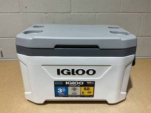 lot 223 image: Igloo Latitude 52 Cooler