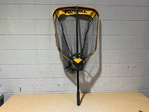 lot 26 image: Frabill Trophy Haul Landing Net - BlackYellow - 21x24 Hoop 48 Handle