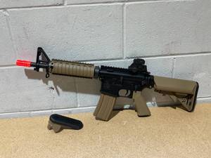lot 262 image: Colt M4A1 CQBR RIS AEG Airsoft Rifle, TanBlack