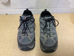 lot 417 image: Merrell MOAB 3 Hiking Shoes For Men Size 13
