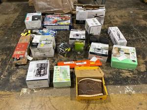 lot 912 image: Wholesale Pallet of Miscellaneous Items