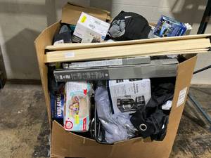 lot 914 image: Wholesale Pallet of Miscellaneous Items
