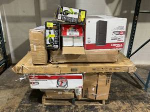 lot 923 image: Wholesale Pallet of Miscellaneous Items