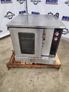 lot 10 image: Southbend Commercial Convection Oven with Controls