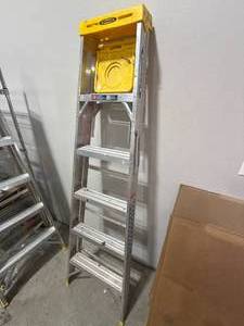 lot 2 image: 6 Foot Aluminum Ladder