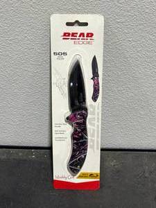 lot 37 image: Brand New Muddy Girl Knife