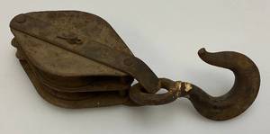 lot 11 image: Antique 7 Metal Double Wheel Pulley