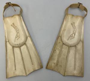 lot 26 image: 1960s-70s Rubber Swimming Fins