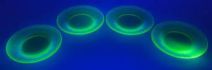lot 39 image: Vintage Uranium Glass 6 Plates