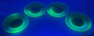 lot 42 image: Vintage Uranium Glass 8 38 Plates