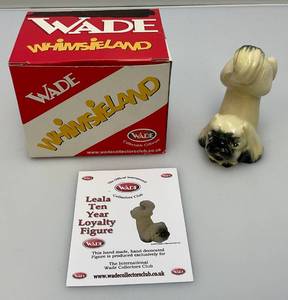 lot 63 image: Vintage WADE 10 Year Member Piece Miniature Dog Figurine New In Original Box