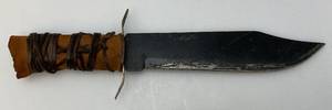 lot 74 image: Vintage Knife Made In Pakistan With 10 Blade
