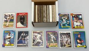lot 82 image: Misc. Unsorted Baseball Cards