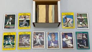 lot 83 image: Misc. Unsorted Baseball Cards