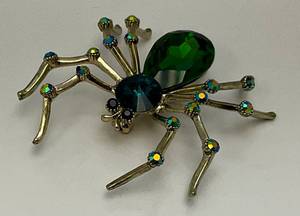 lot 93 image: Large Vintage Spider Brooch 2 12 x 3