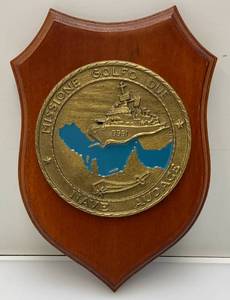 lot 96 image: Vintage Commeorative Metal And Wood Wall Plaque Related To The Italian Navy Destroyer ITS Audace D551 Missione Golfo Due  7 x 10
