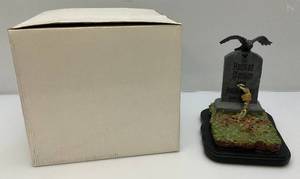lot 193 image: VERY RARE Had To Be At Event To Get One Limited Edition 11,200 HAUNTED MANSION 999 Happy Haunts 2003 Parting Gift Grave In Original Box (Works) Lights Up And Makes Crow Sounds