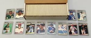 lot 212 image: Unsorted 1989 Fleer Baseball Cards