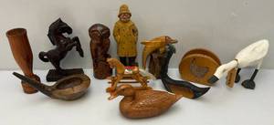 lot 231 image: Misc. Vintage Hand Carved Wooden Items & More