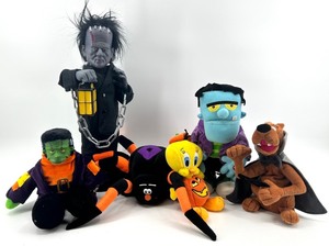lot 85 image: Halloween Plush Dolls and Animated Figures