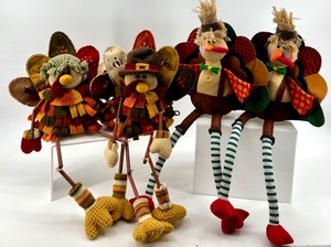lot 160 image: Set of 4 Plush Thanksgiving Turkey Shelf Sitters