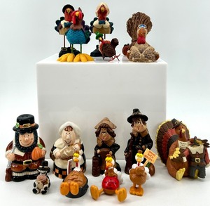 lot 165 image: Thanksgiving Turkey and Pilgrim Figurine Collection