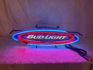 lot 1 image: Bud Light Neon Sign