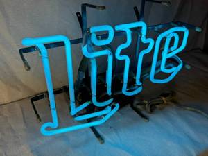 lot 20 image: Miller Lite Neon Sign