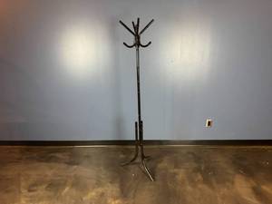 lot 40 image: Coat Rack