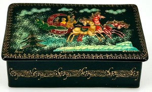 lot 17 image: Hand-Painted Russian Lacquer Box with Red Lined Interior