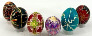 lot 32 image: Set of 6 Hand-Painted Ukrainian Pysanky Eggs