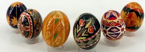 lot 34 image: Set of 6 Hand-Painted Ukrainian Pysanky Eggs
