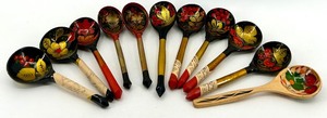 lot 38 image: Collection of 11 Russian Hand-Painted Wooden Spoons Khokhloma Style