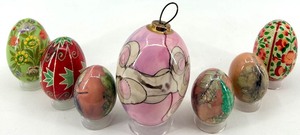 lot 39 image: Set of 7 Decorative Eggs including Ukrainian Eggs