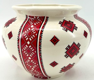 lot 42 image: Decorative Ukrainian Ceramic Vase with Red Geometric Folk Art Pattern