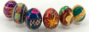 lot 75 image: Set of 6 Handcrafted Ukrainian Pysanky Decorated Eggs