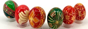 lot 78 image: Set of 6 Handcrafted Ukrainian Style Pysanky Easter Eggs