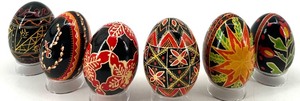 lot 90 image: Set of 6 Ukrainian Pysanky Hand-Painted Eggs 