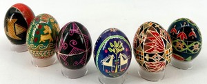 lot 92 image: Set of 6 Hand-Painted Ukrainian Style Pysanky Easter Eggs