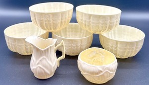 lot 144 image: Set of Belleek Lily Pattern Creamer, Sugar Bowl, and 6 Bowls