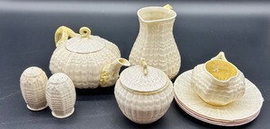 lot 159 image: Tridacna Belleek Cream Porcelain Tea Set Collection