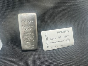 lot 90 image: Heraeus Ten Ounce .999 Silver Bar with COA