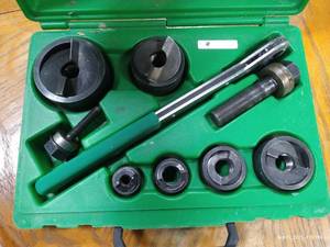 lot 14 image: Slug Buster Knockout Punch Kit